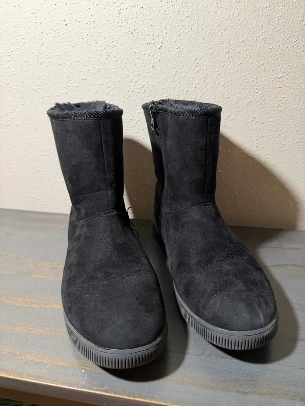 Cat & Jack Kids Black Plush-Lined Winter Boots size 5